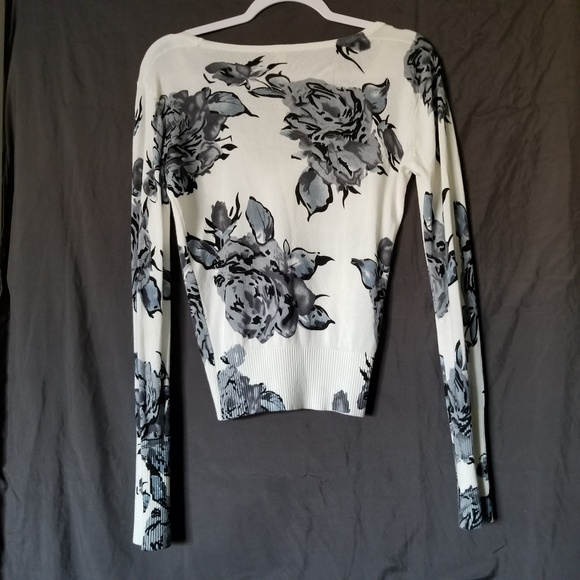 Hem & Thread Cardigan - Picture 4 of 4